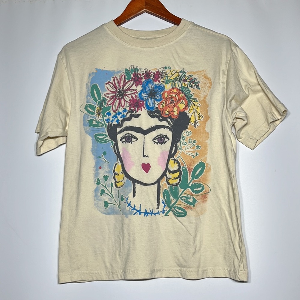 NWOT Frida t-shirt